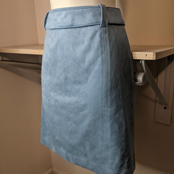 H&M Baby Blue Faux Suede Skirt with Snap Belt - Picture 2 of 5
